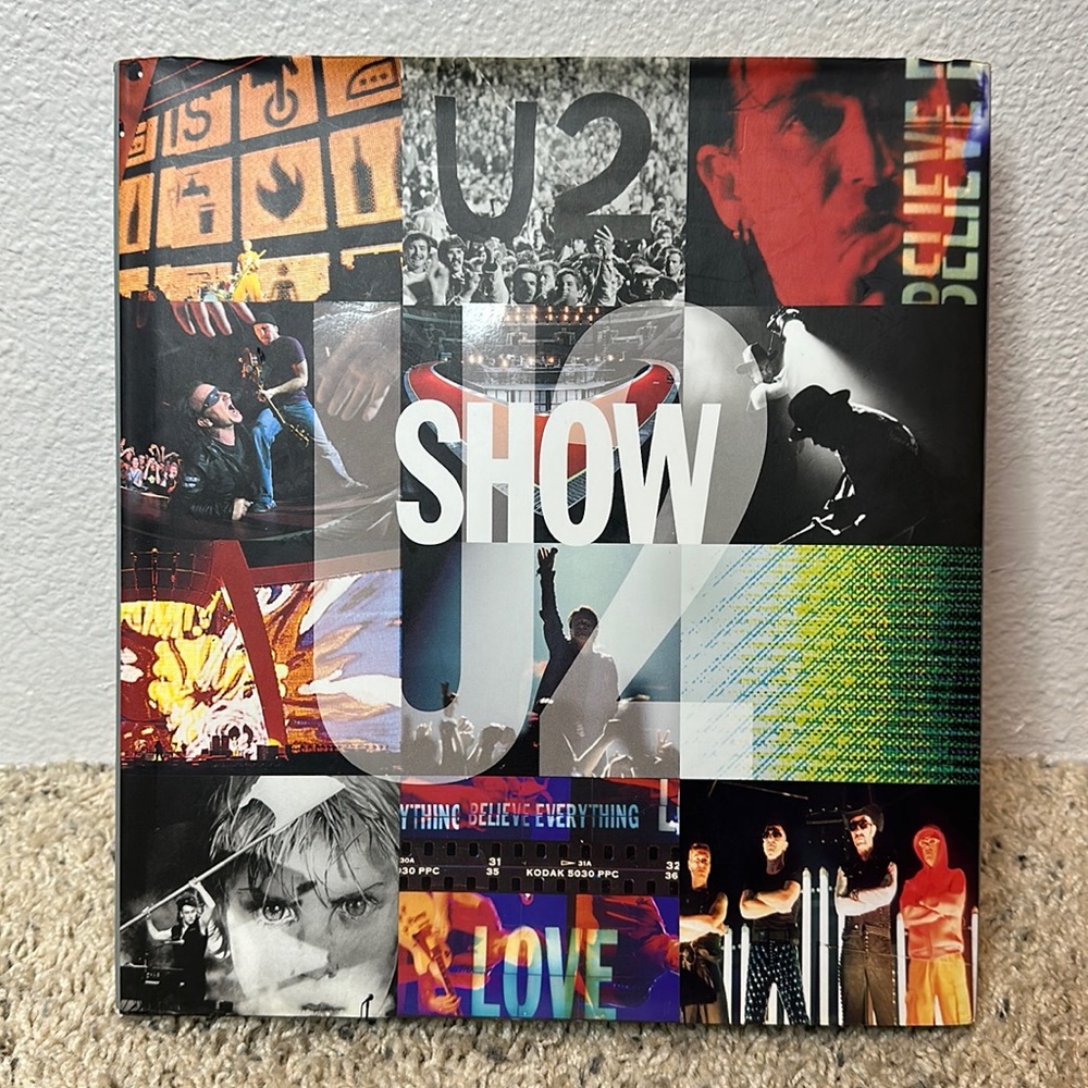 2004 U2 Show by Diana Scrimgeour Hardcover